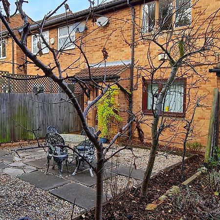 Sw19 - Quiet Split-Level 2-Bedroom Maisonette With Garden Londra Esterno foto
